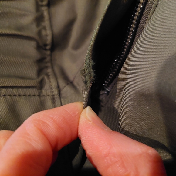 The North Face Women's Small/Petite Hyvent Parka in Olive Green and Black Camo - Picture 16 of 16